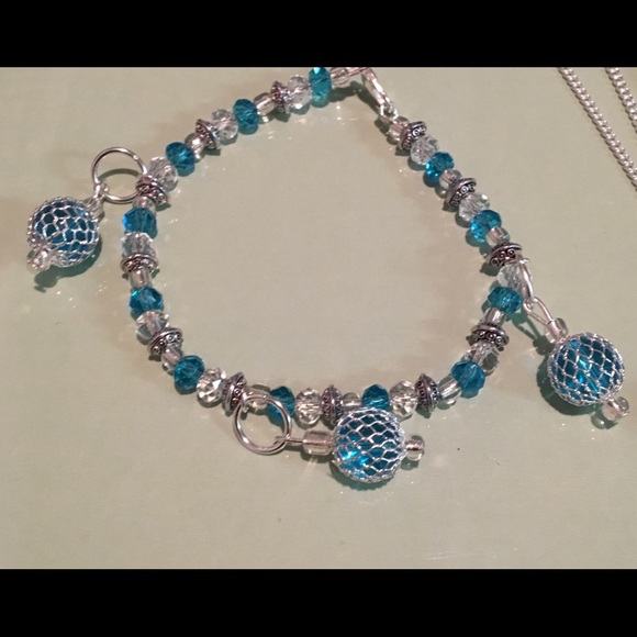 !SOLD!Blue handmade earrings, necklace & bracelet - Picture 5 of 5